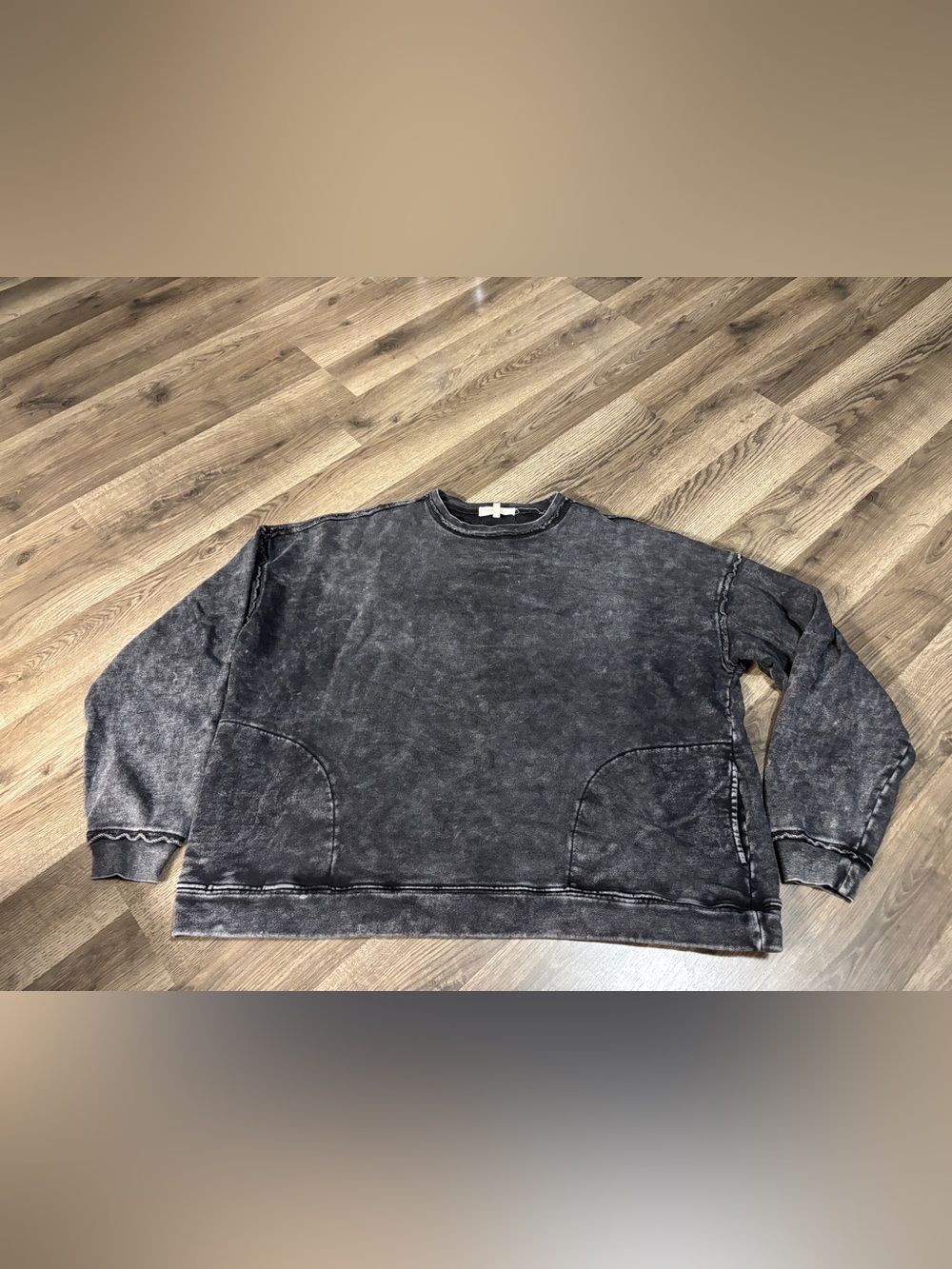 Buckle Women's Washed Black Crewneck Sweatshirt